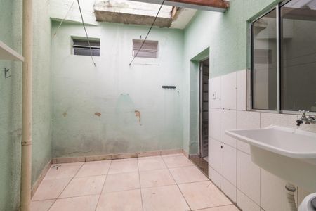 Casa para alugar com 60m², 2 quartos e sem vagaÁrea de Serviço