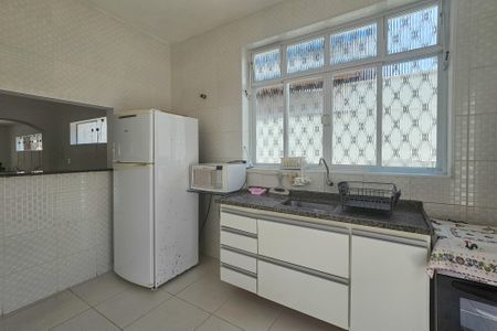 Casa para alugar com 240m², 4 quartos e 4 vagascozinha