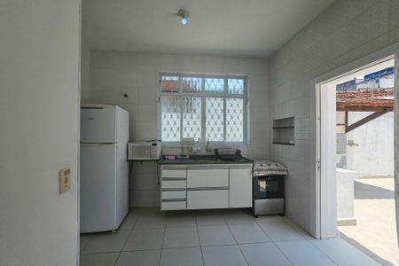 Casa para alugar com 240m², 4 quartos e 4 vagascozinha 