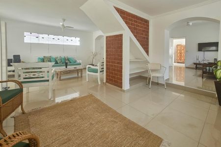 Casa para alugar com 240m², 4 quartos e 4 vagasSala