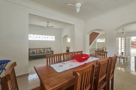 Casa para alugar com 240m², 4 quartos e 4 vagasSala