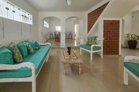 Casa para alugar com 240m², 4 quartos e 4 vagasSala