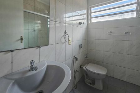 Casa para alugar com 240m², 4 quartos e 4 vagasbanheiro 2