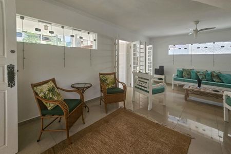 Casa para alugar com 240m², 4 quartos e 4 vagasSala