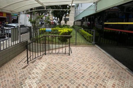 Apartamento para alugar com 63m², 2 quartos e 1 vagaEntrada do prédio