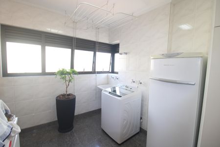 Apartamento para alugar com 210m², 4 quartos e 3 vagasÁrea de Serviço