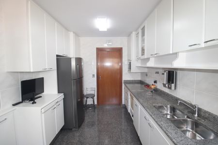 Apartamento para alugar com 210m², 4 quartos e 3 vagasCozinha