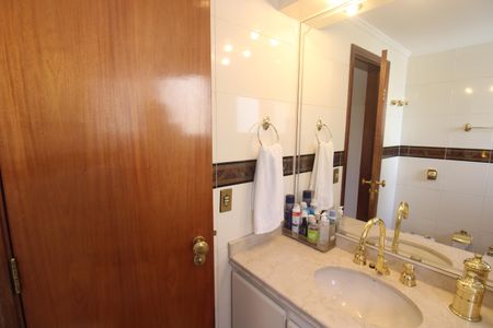 Apartamento para alugar com 210m², 4 quartos e 3 vagasQuarto 3 - Banheiro
