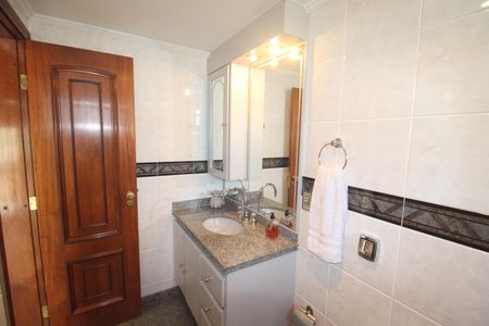 Apartamento para alugar com 210m², 4 quartos e 3 vagasQuarto 2 - Banheiro