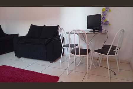 Sala de apartamento para alugar com 2 quartos, 37m² em Cosmos, Rio de Janeiro