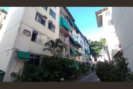 Apartamento à venda com 50m², 2 quartos e sem vaga Apartamento à venda com 50m², 2 quartos e sem vagaFachada