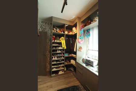 Casa à venda com 200m², 5 quartos e 2 vagasQuarto 2