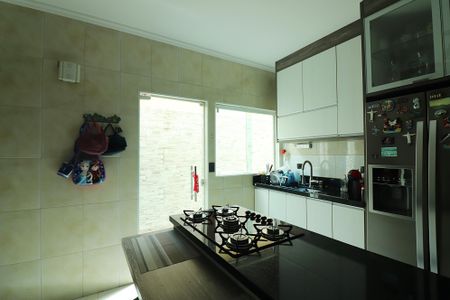 Casa à venda com 200m², 5 quartos e 2 vagasCozinha 