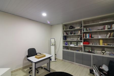 Casa à venda com 200m², 5 quartos e 2 vagasQuarto 4