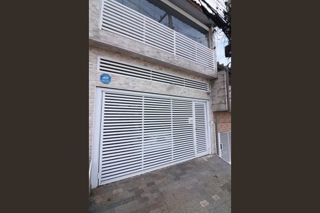 Casa à venda com 200m², 5 quartos e 2 vagasFachada 