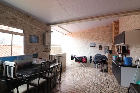 Casa à venda com 200m², 5 quartos e 2 vagasEspaço Gourmet e Área de Serviço 