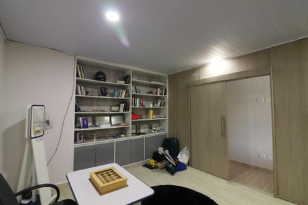 Casa à venda com 200m², 5 quartos e 2 vagasQuarto 4