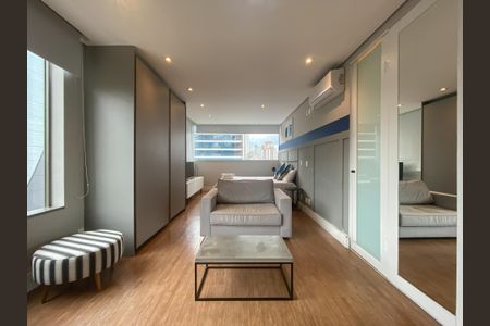 Apartamento para alugar com 35m², 1 quarto e 1 vagaSala/Quarto