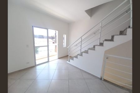 Sala de casa de condomínio para alugar com 3 quartos, 108m² em Catiapoa, São Vicente