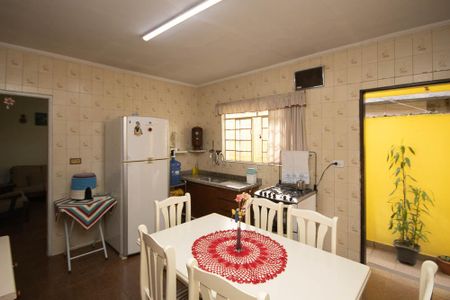 Casa à venda com 175m², 2 quartos e 2 vagasCozinha