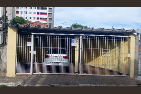 Casa à venda com 175m², 2 quartos e 2 vagasFachada / Placa 