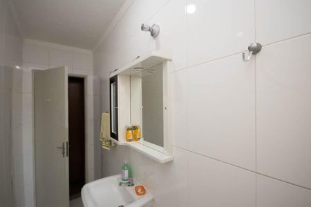 Casa à venda com 175m², 2 quartos e 2 vagasBanheiro 2