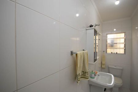 Casa à venda com 175m², 2 quartos e 2 vagasBanheiro 2