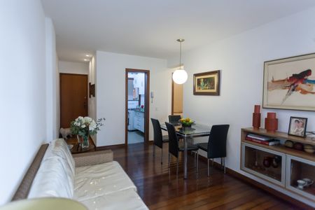 Apartamento à venda com 85m², 2 quartos e 1 vagaSala
