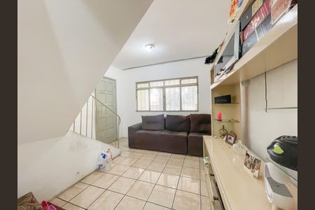Casa à venda com 225m², 2 quartos e 2 vagasSala