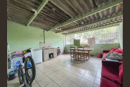 Casa à venda com 225m², 2 quartos e 2 vagasVaranda e Área de Serviço