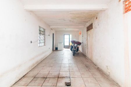 Casa à venda com 500m², 2 quartos e 3 vagas Casa à venda com 500m², 2 quartos e 3 vagasGaragem