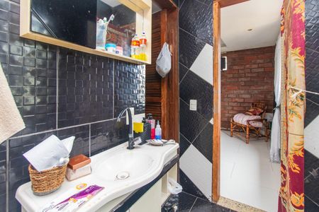 Casa à venda com 500m², 2 quartos e 3 vagas Casa à venda com 500m², 2 quartos e 3 vagasBanheiro do Quarto 2