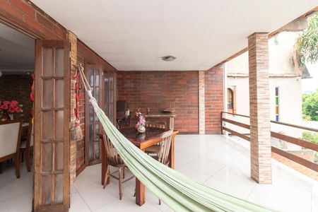 Casa à venda com 500m², 2 quartos e 3 vagas Casa à venda com 500m², 2 quartos e 3 vagasVaranda da Sala