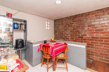 Casa à venda com 500m², 2 quartos e 3 vagas Casa à venda com 500m², 2 quartos e 3 vagasCorredor