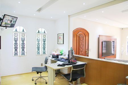 Casa à venda com 260m², 4 quartos e 3 vagasSala 