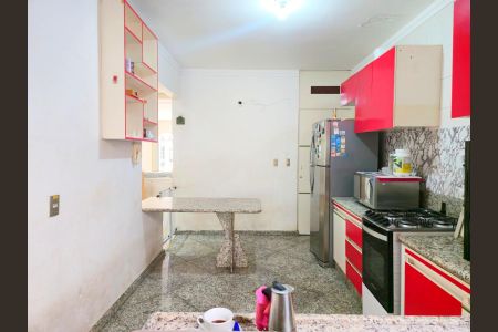 Casa à venda com 260m², 4 quartos e 3 vagasCozinha 