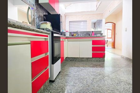 Casa à venda com 260m², 4 quartos e 3 vagasCozinha 