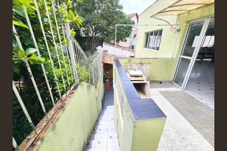 Casa à venda com 260m², 4 quartos e 3 vagas Salão de Festa 