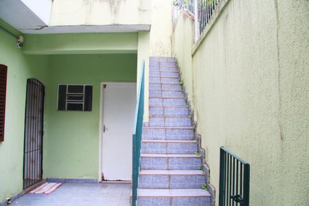 Casa à venda com 260m², 4 quartos e 3 vagasEscada acesso ao Salão de Festa 