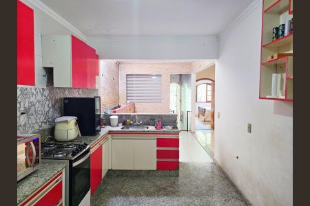 Casa à venda com 260m², 4 quartos e 3 vagasCozinha 