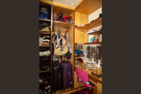 Apartamento à venda com 149m², 3 quartos e 3 vagasSuíte 1 - Closet