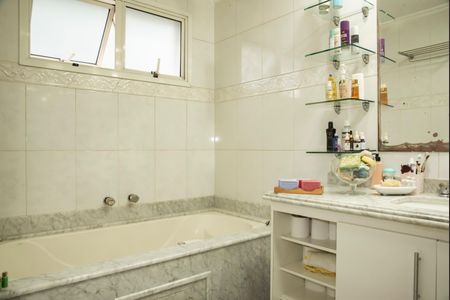 Apartamento à venda com 149m², 3 quartos e 3 vagasBanheiro da Suíte 1