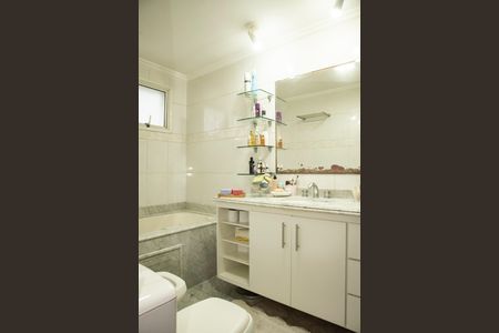 Apartamento à venda com 149m², 3 quartos e 3 vagasBanheiro da Suíte 1