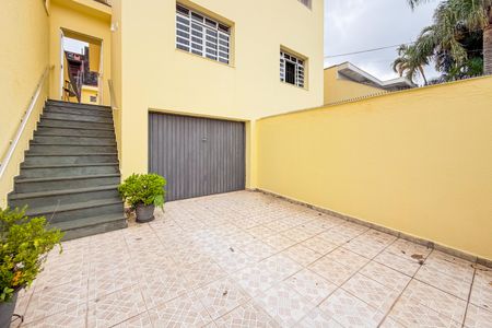 Casa para alugar com 220m², 4 quartos e 3 vagas Casa para alugar com 220m², 4 quartos e 3 vagasEntrada