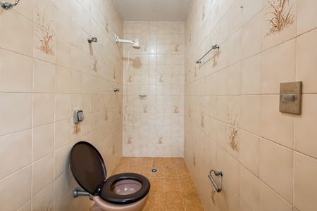 Casa para alugar com 220m², 4 quartos e 3 vagas Casa para alugar com 220m², 4 quartos e 3 vagasEdícula - Banheiro