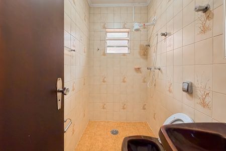 Casa para alugar com 220m², 4 quartos e 3 vagas Casa para alugar com 220m², 4 quartos e 3 vagasBanheiro da Suíte