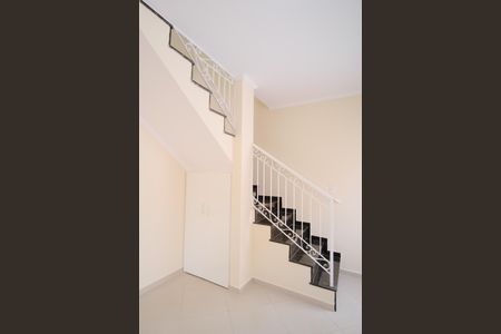 Casa para alugar com 50m², 1 quarto e sem vagaEscada