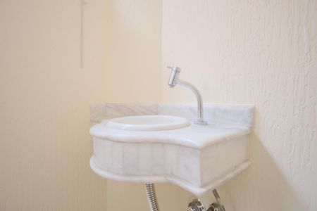 Lavabo de casa para alugar com 1 quarto, 50m² em Penha de França, São Paulo