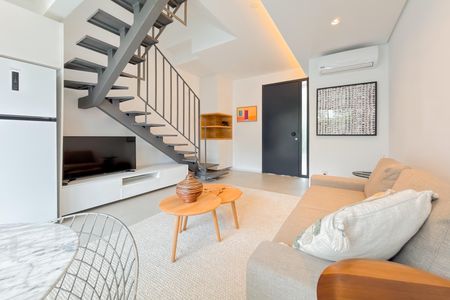 Casa de condomínio para alugar com 110m², 2 quartos e 2 vagasSala