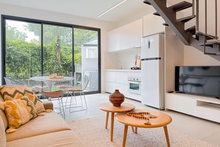 Sala de casa de condomínio para alugar com 2 quartos, 110m² em Vila Mariana, São Paulo